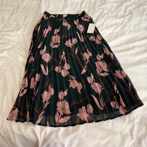 A New Day - Green and Pink Floral Pleated Skirt